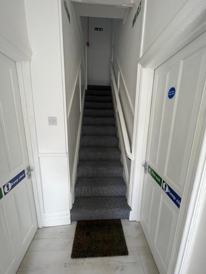 Safari Apartment, Free Parking, 10Min Walk To Blackpool Tower, Sleeps 12 Esterno foto